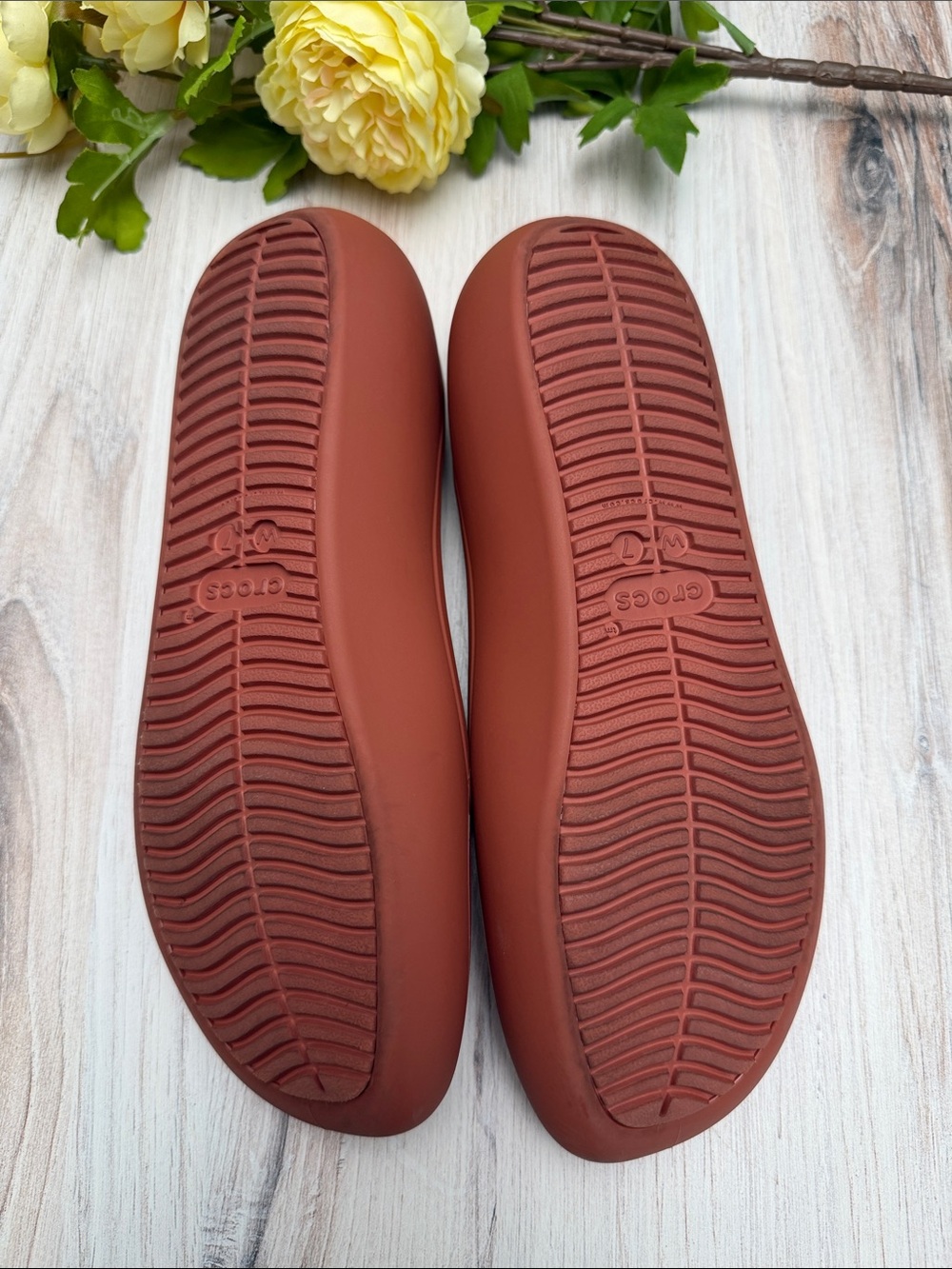 CROCS Brooklyn Flat Size 7 - Picture 4 of 7